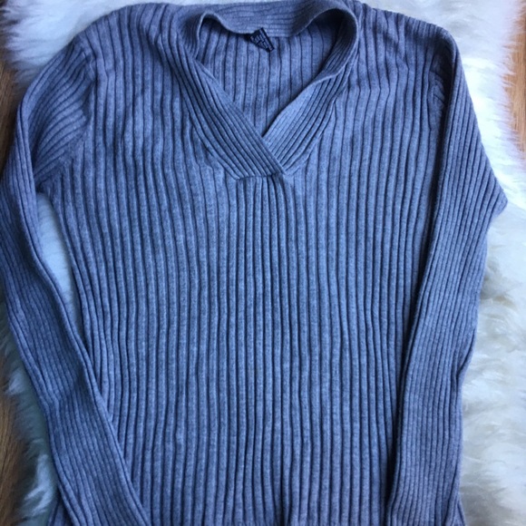 Gray V Neck Sweater Sz L - Picture 1 of 7